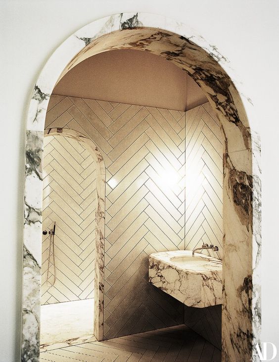 дверной проем из мрамора
